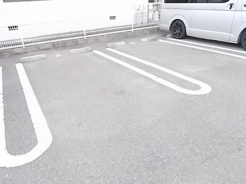 プラシード・Ｓ（103） 駐車場