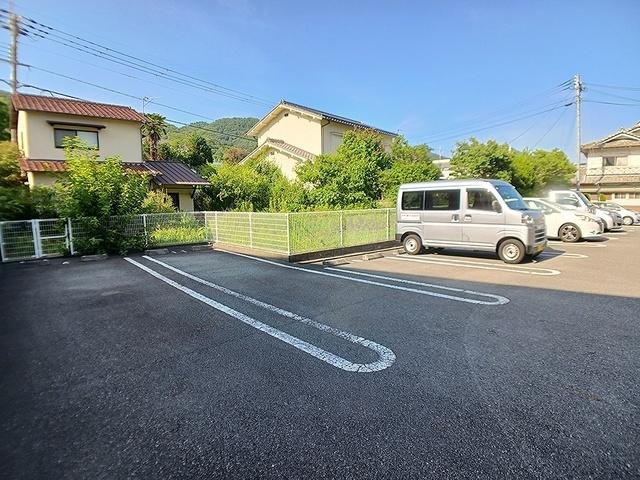 アウローラ（204） 駐車場