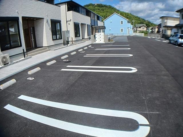 ル・レーヴⅡ（103） 駐車場