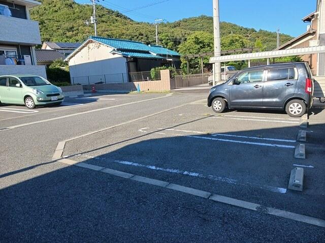 サンセールⅣ（203） 駐車場