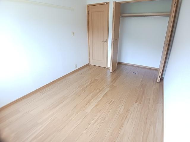 エーデル緑ヶ丘Ｃ（104） 室内