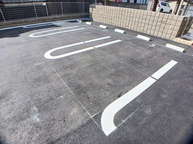 ルーチェ　デル　ソーレ（202） 駐車場