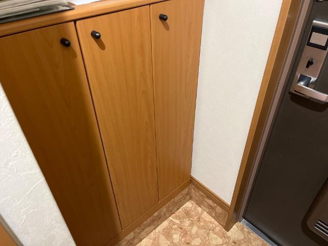 ＩＮＧＬＥ　ＳＩＤＥ 玄関