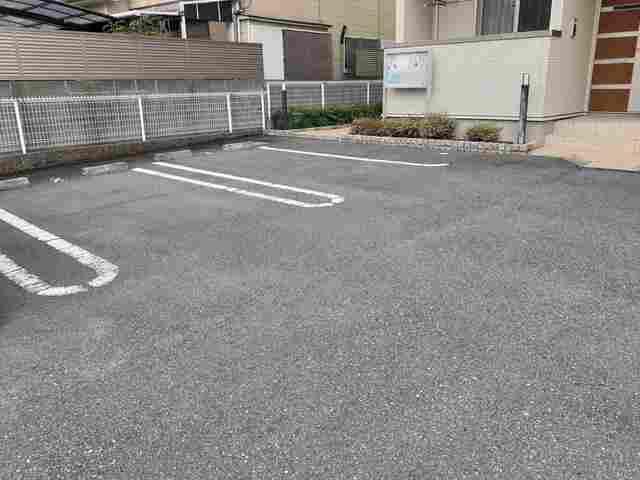 ドルチェⅡ（202） 駐車場