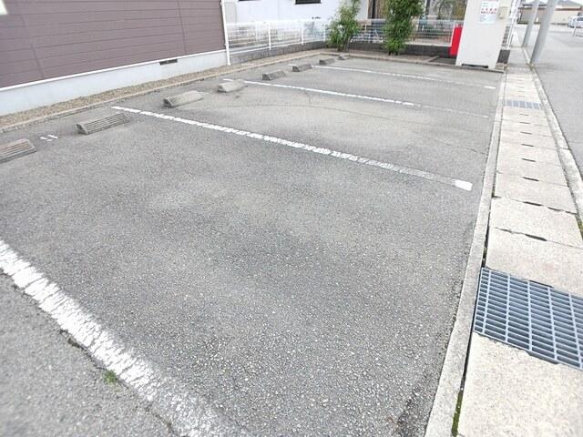 ル・クプル　プラースⅡ（103） 駐車場