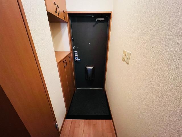 ウィンズパレス雅 玄関