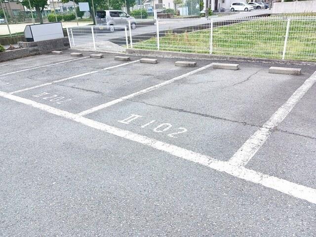 パークサイドⅡ（102） 駐車場