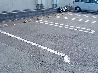 フェリア糸井Ｅ（101） 駐車場