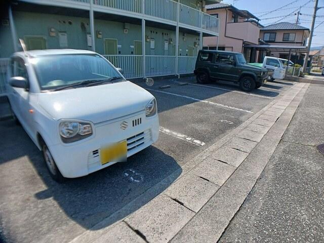 ウエルメント赤穂（201） 駐車場