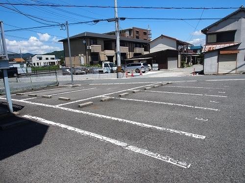 オアシスヤマナ（102） 駐車場