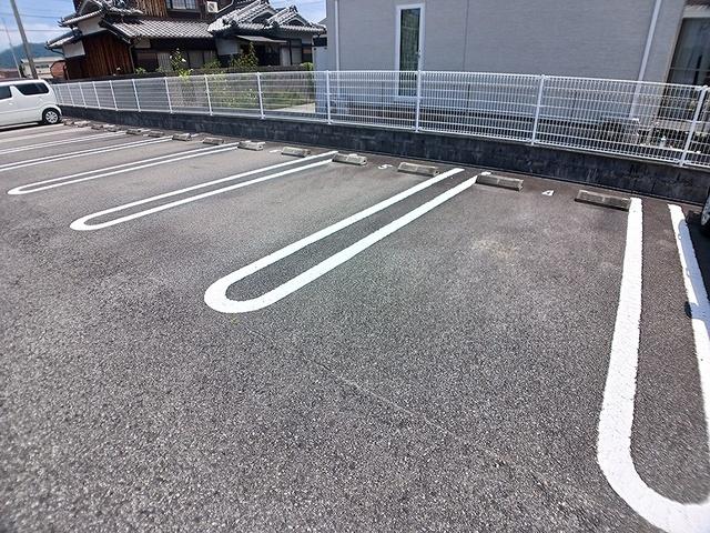 Ｂｅｌｌｅ　Ｓｏｌｅｉｌ　Ⅲ（102） 駐車場