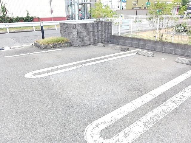 グレート　リバー・ｙ（104） 駐車場