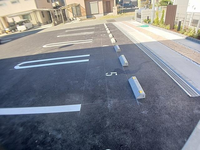 サンリット荒川（202） 駐車場
