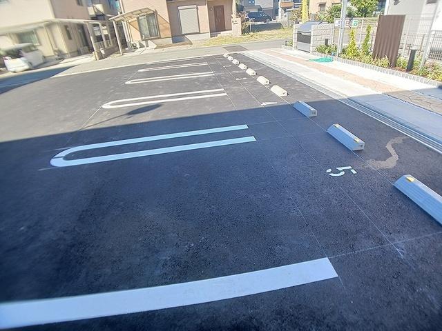 サンリット荒川（102） 駐車場