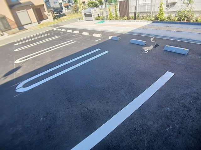 サンリット荒川（101） 駐車場