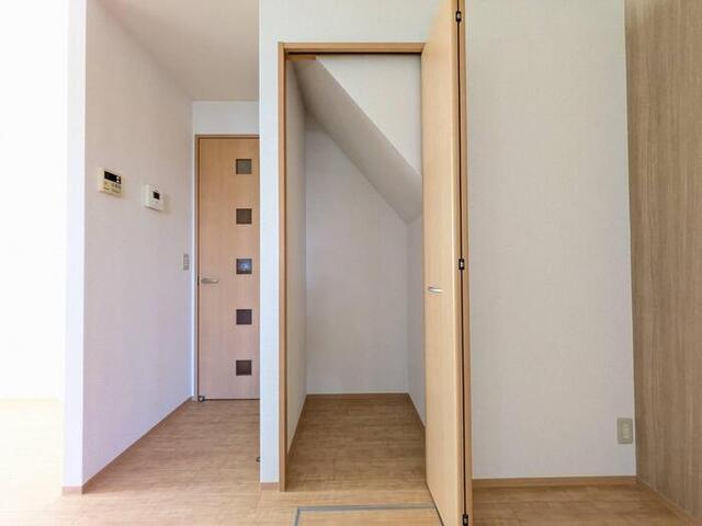 オークスコート西新在家　A棟（3番館） 収納