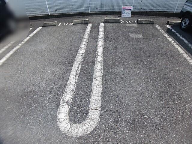 サンビエント（103） 駐車場