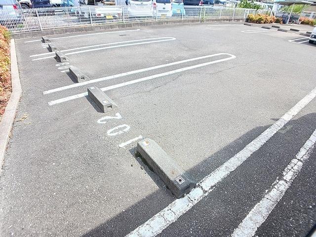 カンボ・Ｍ，Ｈ（101） 駐車場