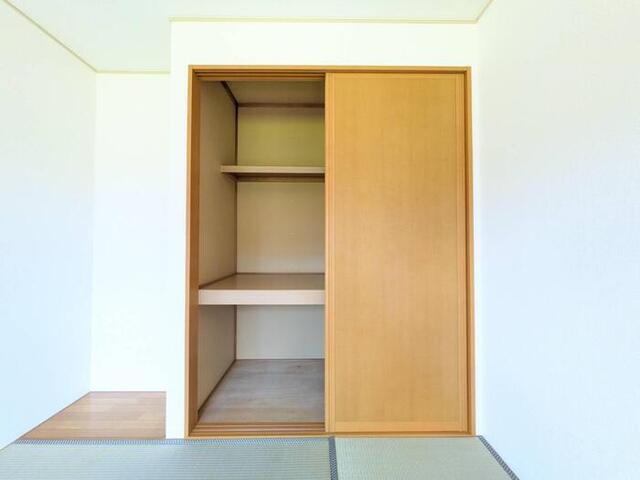 ヴェルドミールＫ（102） 収納