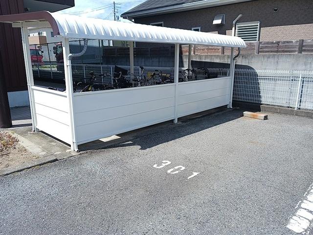 アクロポリス１（101） 駐車場