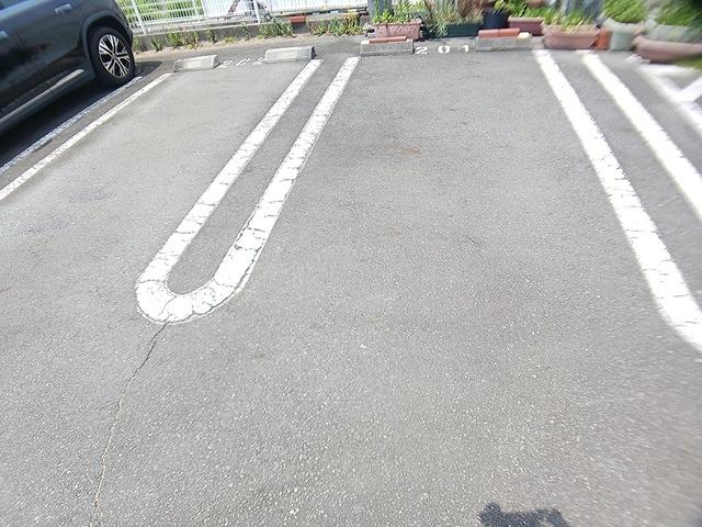 ポポラーレ（204） 駐車場