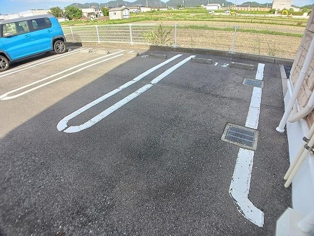 トゥルーブルー赤穂（103） 駐車場
