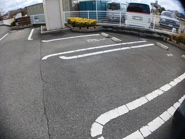 アドラブール　ラシュレⅡ（201） 駐車場
