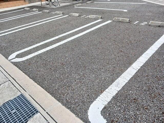 エスポワールⅣ（103） 駐車場