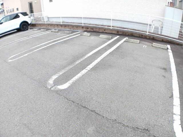 プリムローズ（101） 駐車場