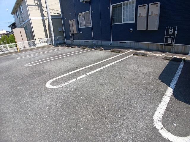グリーンヒルズＥ（201） 駐車場