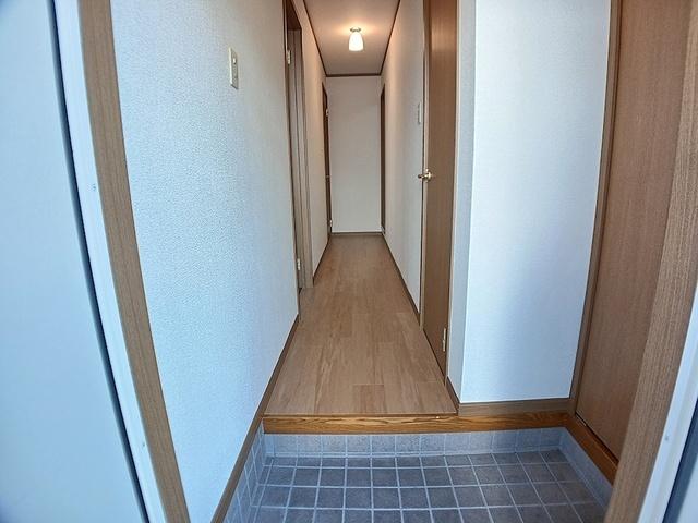 エメラルド雅（101） 玄関