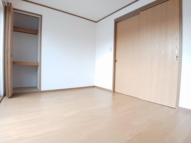 クレストール上野田　Ｂ（102） 室内