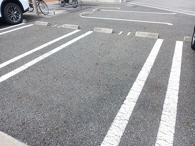 エスポワールⅣ（101） 駐車場