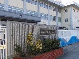 糸引小学校：1300m