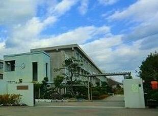 広峰小学校：670m