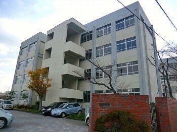 東小学校：650m