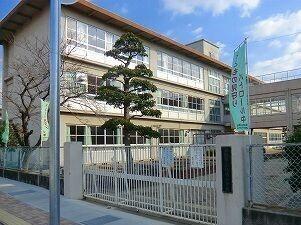 城陽小学校：850m