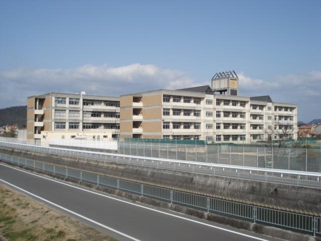 大津中学校：240m