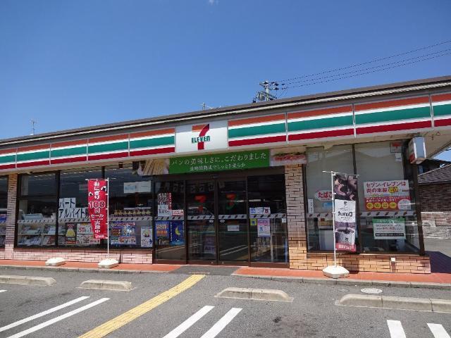 セブンイレブン龍野小宅北店（コンビニ）：60m