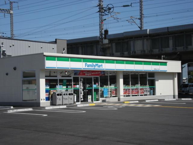 ファミリーマート：770m