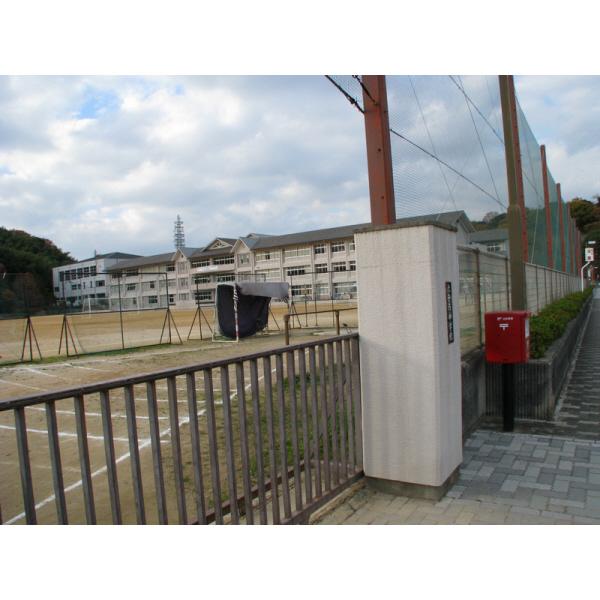 太子西中学校：2758m