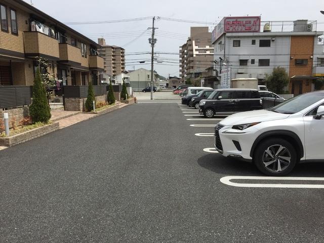 クローバー青山（205） 駐車場