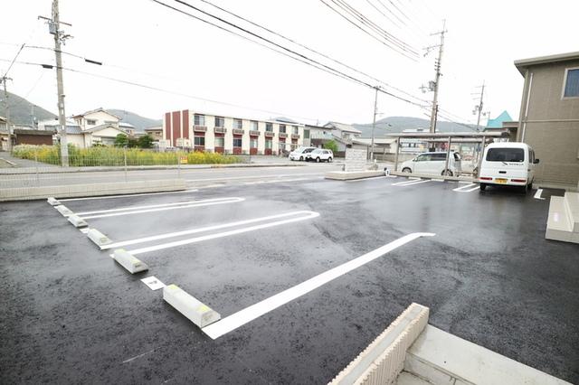 ラポールメゾン（102） 駐車場
