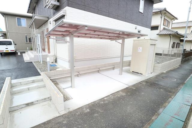 ラポールメゾン（102） 駐車場