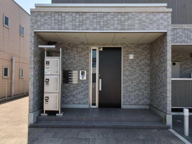 THE RESIDENCE　広畑早瀬町（201） エントランス