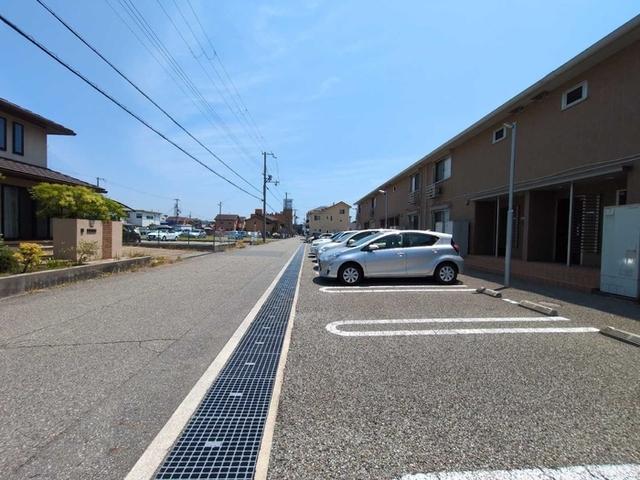 クオーレ早瀬（103） 駐車場