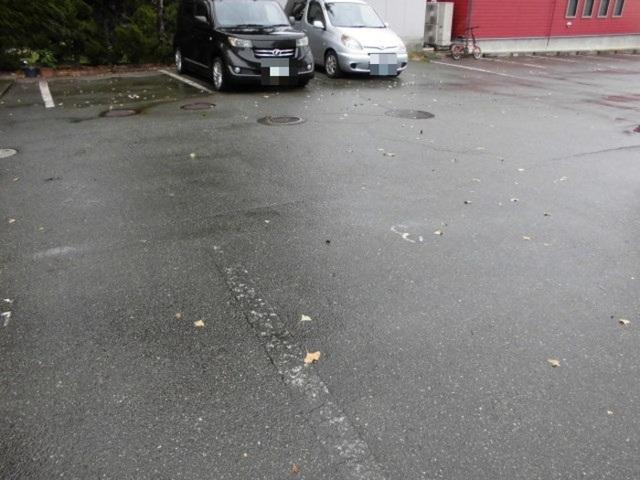 シャトー大半田　Ⅰ棟（101） 駐車場