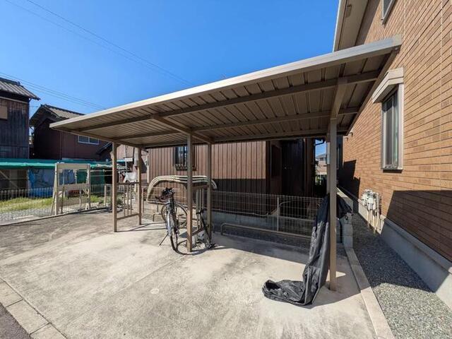 スチール立山（105） 駐車場