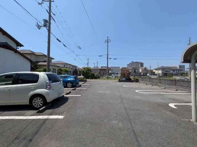 サンセジュール山水（205） 駐車場