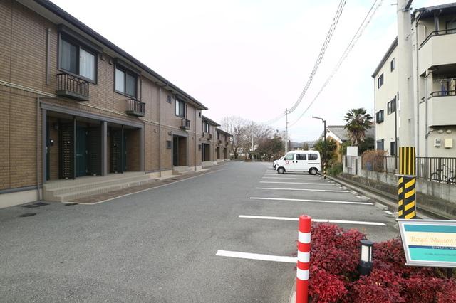 ロイヤルメゾンマエダ（107） 駐車場